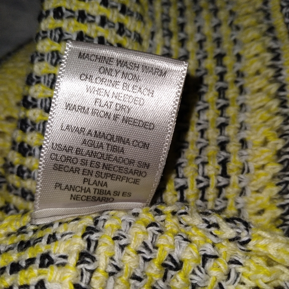 Leo & Nicole Lightweight Sweater, size XL - Picture 6 of 6